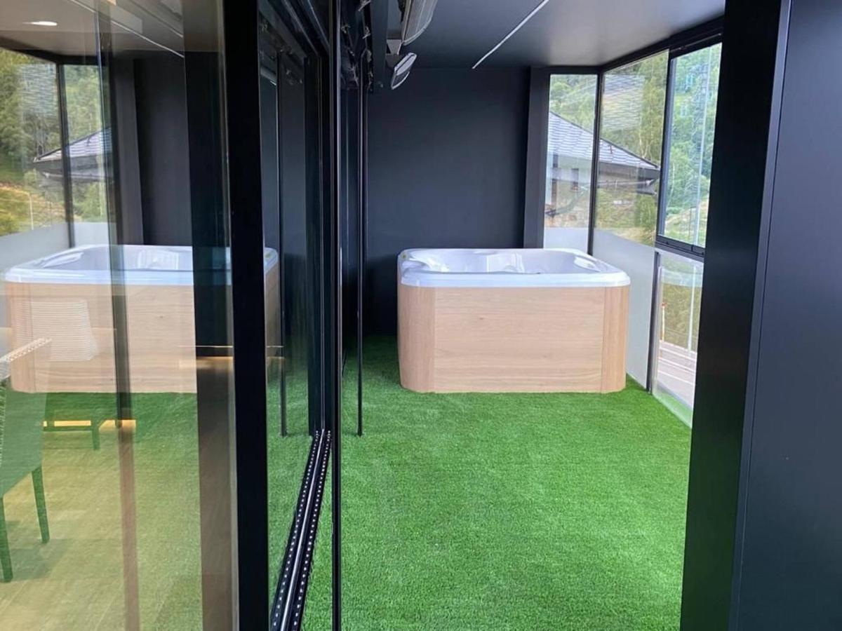 Llac Blau Luxury With Jacuzzi Apartamento *