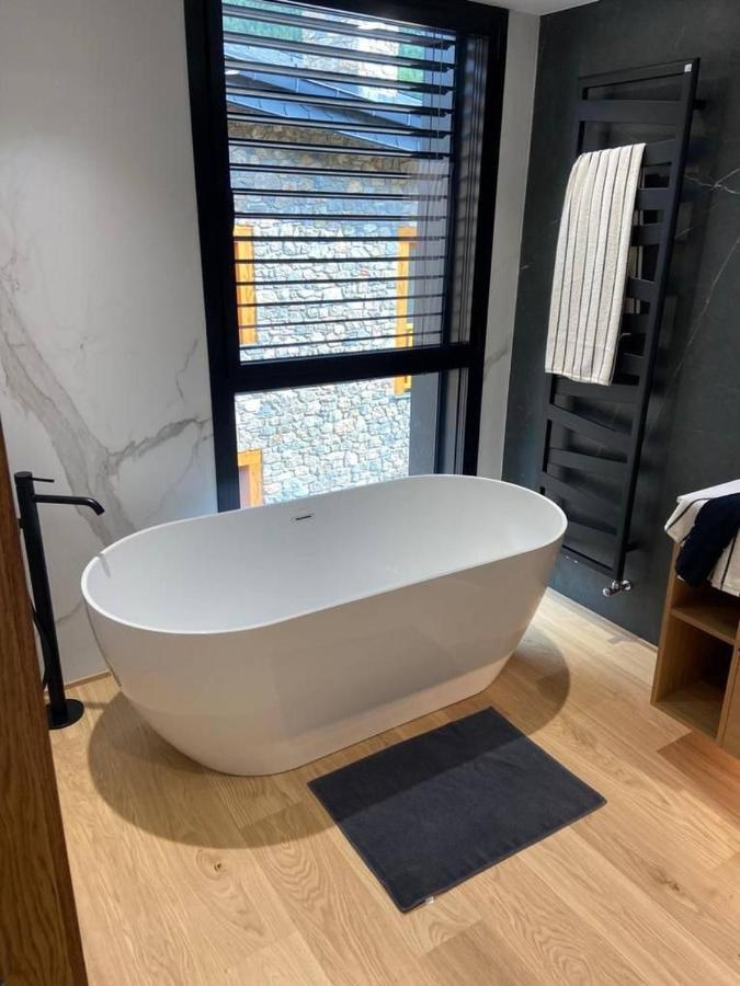 Appartement Llac Blau Luxury With Jacuzzi El Tarter